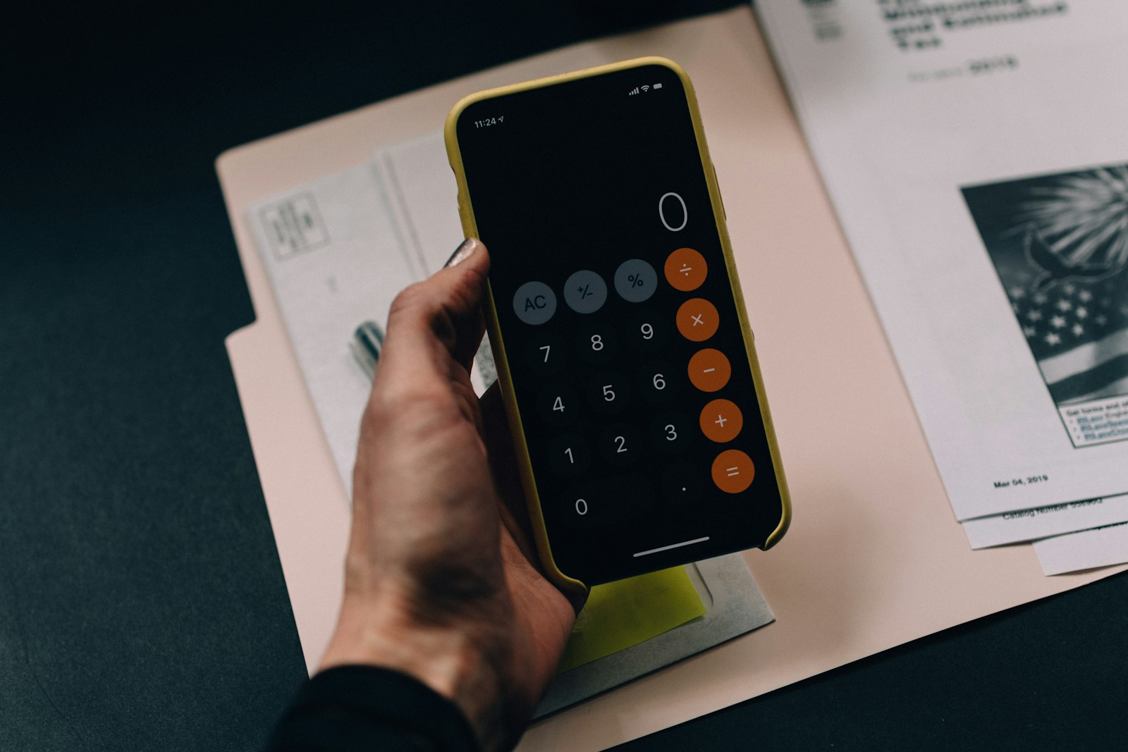 Virtual assistant cost and pricing guide showing monthly retainer options